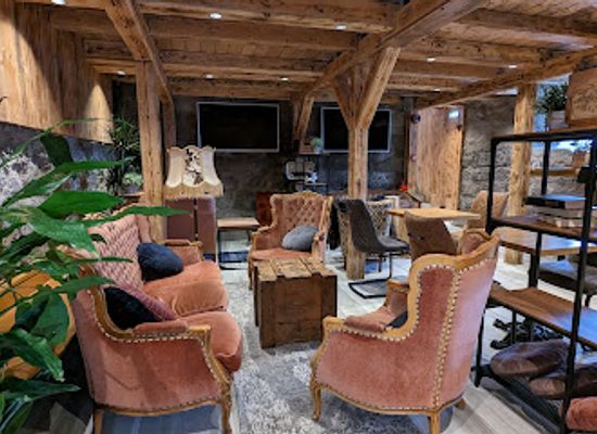 iceland/vik/restaurant/kjallarinn-cocktail-bar