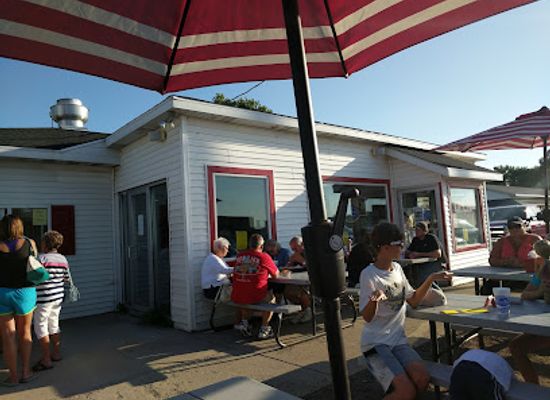 iowa/tallgrass-prairie/restaurant/goldie-s-ice-cream-shoppe
