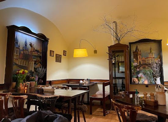 czechia/prague/old-town/restaurant/u-cerveneho-pava