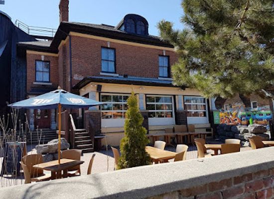 canada/kingston-and-the-islands/restaurant/the-mansion-restaurant-bar