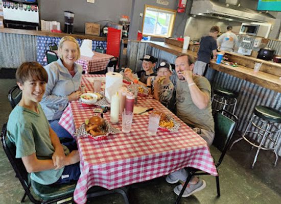 idaho/panhandle/restaurant/the-hangout