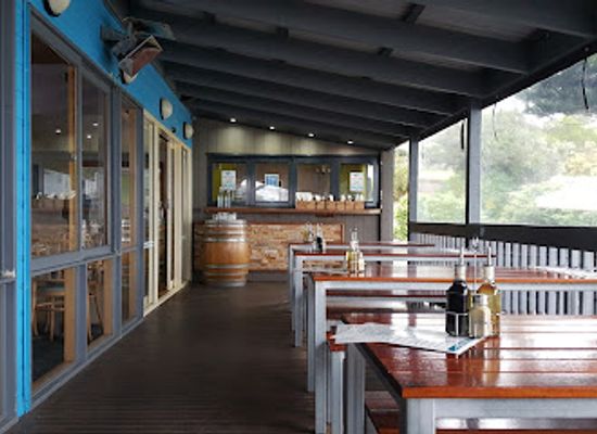 australia/gippsland/restaurant/lake-tyers-beach-tavern