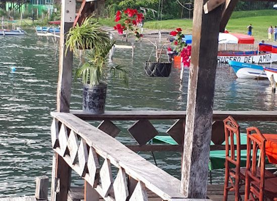 el-salvador/santa-ana/lake-coatepeque/restaurant/restaurante-alicia-s