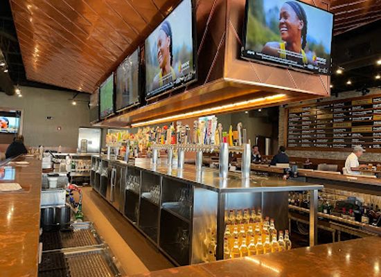 illinois/corn-belt/restaurant/old-town-pour-house-freedom-commons-naperville