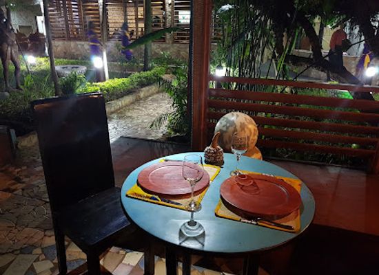 cameroon/east-region/restaurant/boukarou-lounge