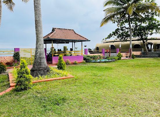 india/kerala-backwaters/restaurant/lucka-s-open-restaurant