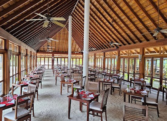 maldives/dhigurah/restaurant/vilamendhoo-ahima-buffet-restaurant