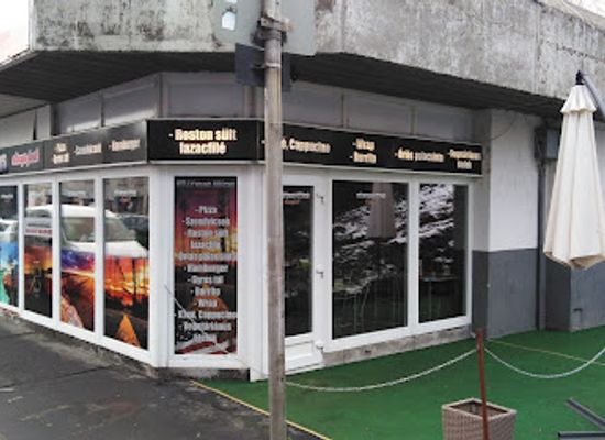 hungary/salgotarjan/restaurant/hollywood-snacks