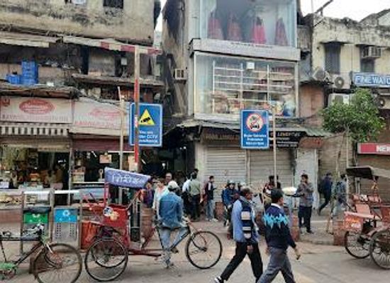 india/delhi/restaurant/paranthe-wali-gali