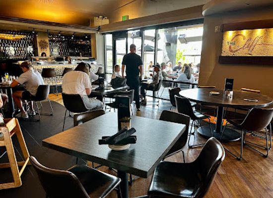 utah/book-cliffs/restaurant/the-cliff-dining-pub