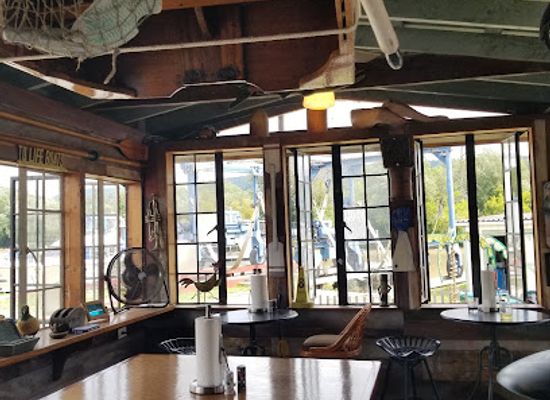 new-york/watkins-glen/restaurant/oar-house