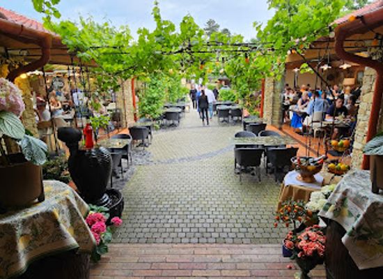 hungary/balaton-uplands/restaurant/il-lago-ristorante-balatonfured