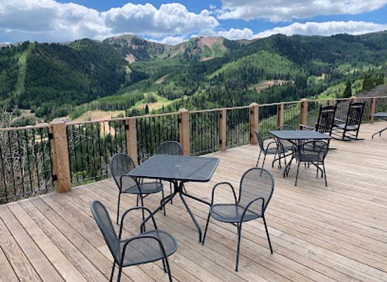 utah/park-city/canyons-village/restaurant/lookout-cabin