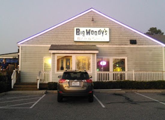 virginia/chesapeake/restaurant/woody-s-raw-bar-grill