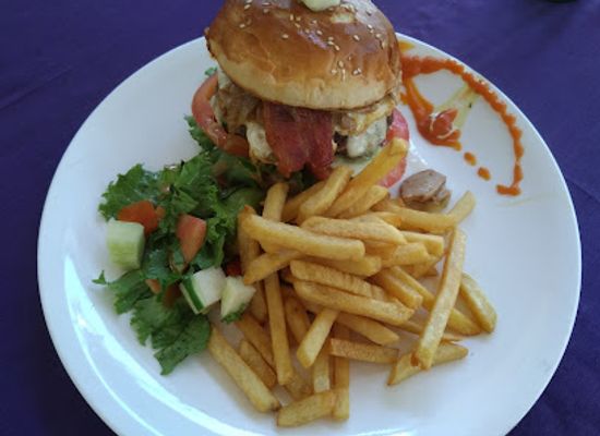 the-gambia/kanifing/restaurant/baobab-restaurant
