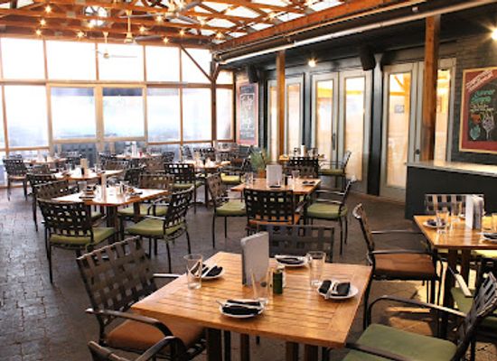 michigan/ann-arbor/restaurant/zingerman-s-roadhouse