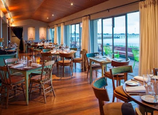australia/melbourne/st-kilda/restaurant/donovans