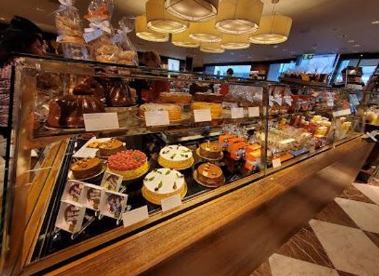 switzerland/zurich/restaurant/confiserie-sprungli