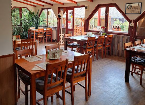 hungary/mecsek/restaurant/teca-mama-kisvendeglo-es-maganszallashely