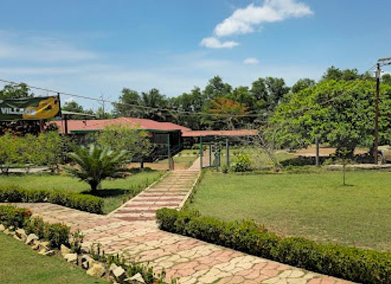 guinea/kindia-region/restaurant/maf-village