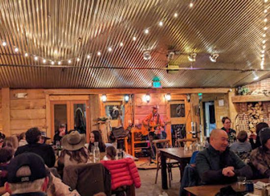 utah/park-city/park-city-mountain-resort/restaurant/snowed-inn-sleigh-co-restaurant