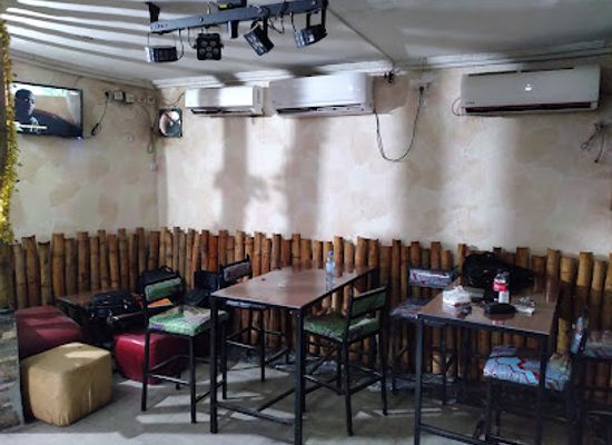 guinea/gueckedou-region/restaurant/restaurant-la-fourchette-magique