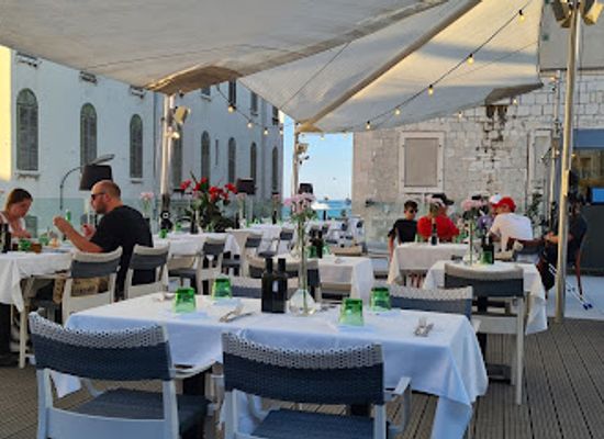 croatia/split/restaurant/articok-food-and-bar