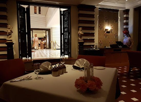 india/agra/taj-ganj/restaurant/esphahan
