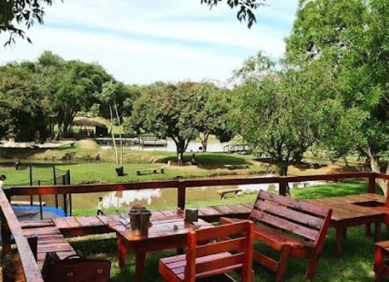 paraguay/hernandarias/restaurant/ara-pora
