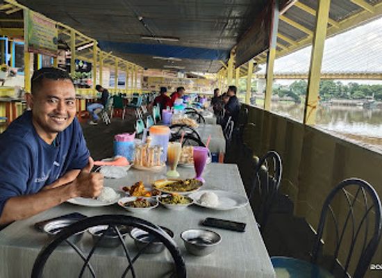 indonesia/riau/restaurant/tanah-longsor-restaurant