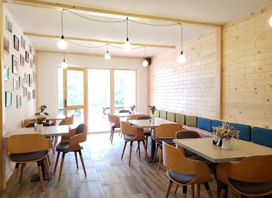montenegro/sinjajevina/restaurant/kacun-caffe-restaurant
