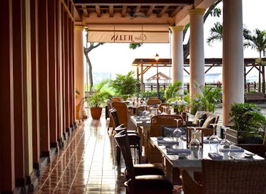 ecuador/southwest-coast/restaurant/casa-julian