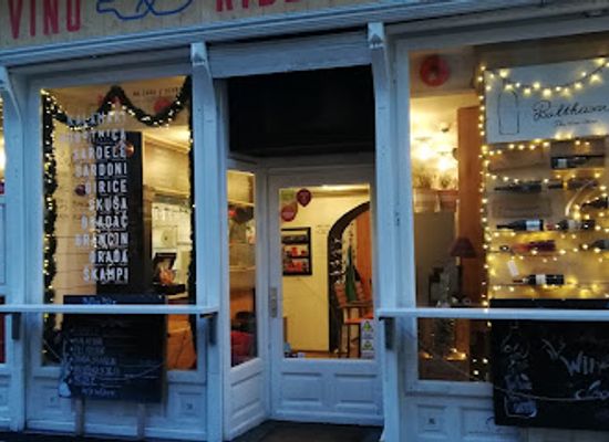 slovenia/ljubljana/restaurant/vino-ribe