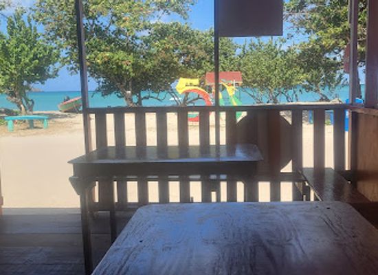 grenada/hillsborough/restaurant/joan-s-beach-bar