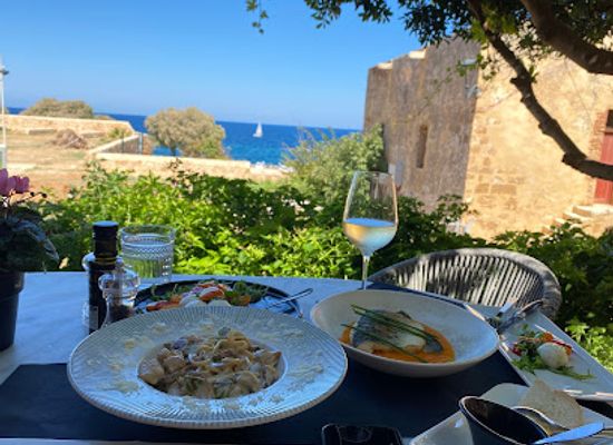 greece/crete/chania/restaurant/oinoa