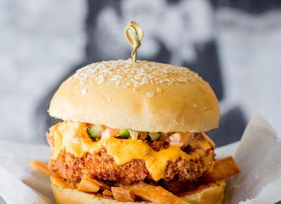 bahrain/riffa/restaurant/classic-burger-300