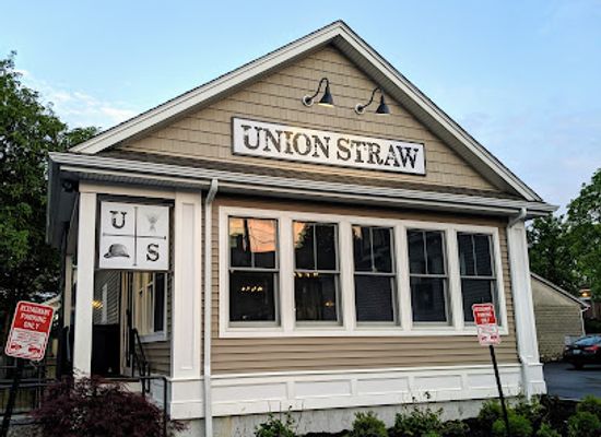 massachusetts/norfolk-county/restaurant/union-straw