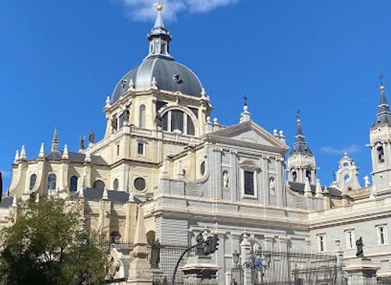 spain/madrid/la-latina/restaurant/catedral-de-santa-maria-la-real-de-la-almudena