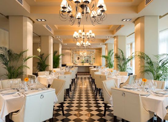 gibraltar/queen-s-road/restaurant/terrace-restaurant-at-the-rock-hotel