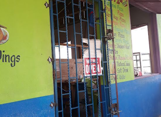 belize/toledo-district/restaurant/party-pizza