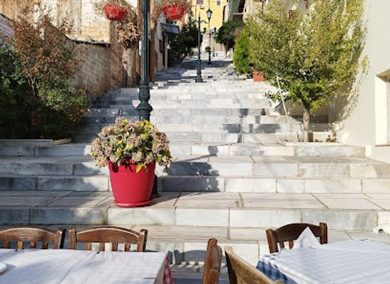 greece/mount-parnassus/restaurant/tavern-dion