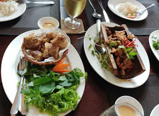 vietnam/northeast/restaurant/viet-village-restaurant