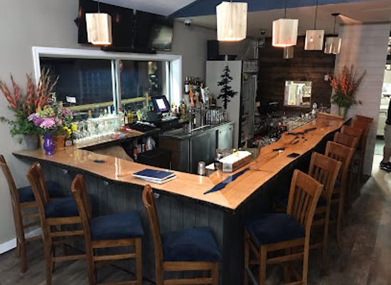 delaware/the-delaware-bayshore/restaurant/cedar-land-sea-kitchen
