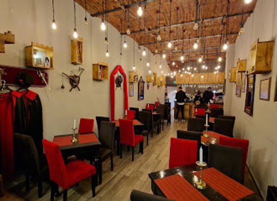 romania/moldova-area/restaurant/dracula-restaurant