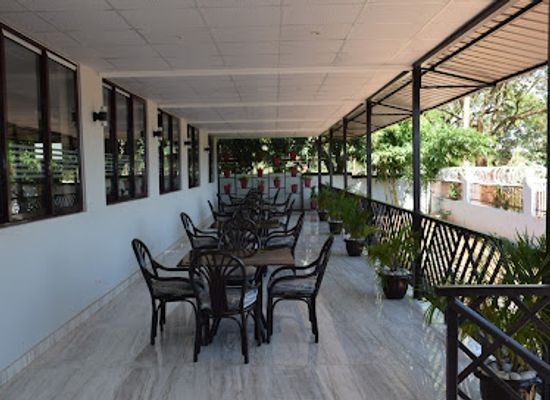 uganda/jinja-source-of-the-nile/restaurant/the-yellow-chilly-multicuisine-restaurant