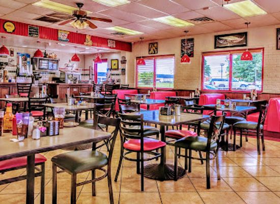 oklahoma/broken-arrow/restaurant/mom-s-family-diner-2