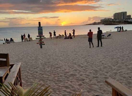 sint-maarten/little-bay-beach/restaurant/avantika