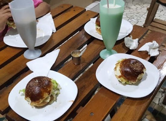 madagascar/majunga/restaurant/what-s-up