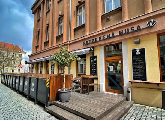 czechia/west-bohemia/restaurant/restaurace-potrefena-husa