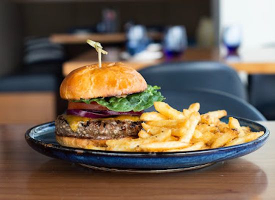 washington/everett/restaurant/jetty-bar-grille